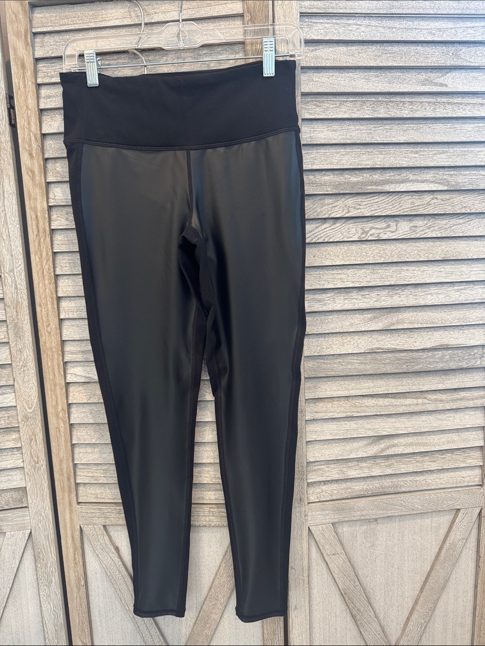 Athleta Women’s High Rise black Faux Leather front leggings size Small